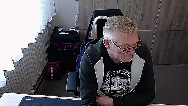 randyandy67 online show from February 6, 9:38 am