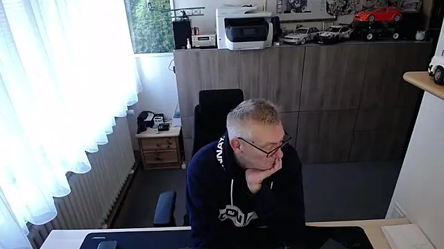 randyandy67 online show from March 18, 8:17 am