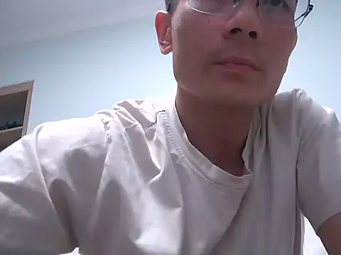 miniyellower online show from September 23, 1:29 pm