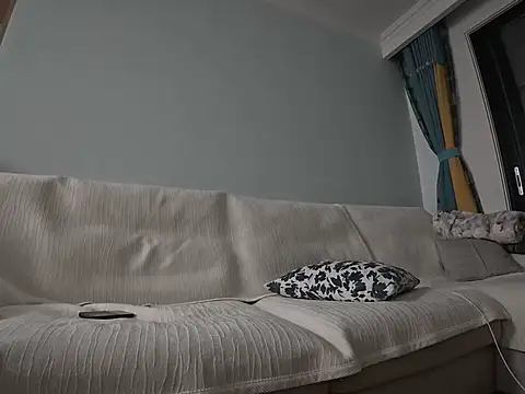 miniyellower online show from October 13, 12:07 pm