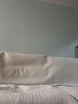 miniyellower online show from October 25, 12:04 pm