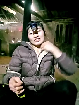 Snapshot of ngan-cute chatting on February 3, 7:13 am ngan-cute online show from February 3, 7:13 am