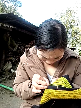 Snapshot of ngan-cute chatting on February 5, 1:12 am ngan-cute online show from February 5, 1:12 am