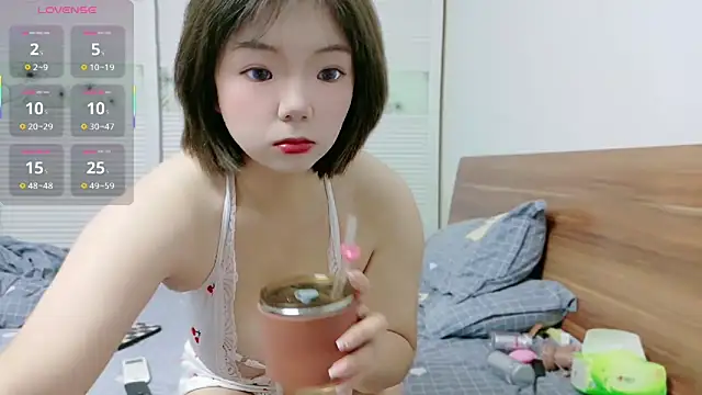 Snapshot of E-cup2 chatting on October 20, 6:59 am E-cup2 online show from October 20, 6:59 am