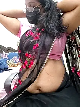 Snapshot of tamilmaha12 chatting on November 4, 6:01 pm tamilmaha12 online show from November 4, 6:01 pm