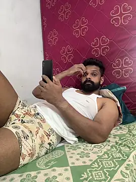 Vineeth3906 online show from April 12, 5:11 am