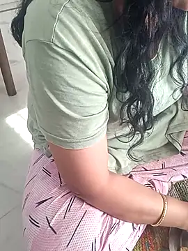 Snapshot of angel_ridhi chatting on November 19, 7:08 am angel ridhi online show from November 19, 7:08 am