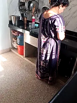 Snapshot of angel_ridhi chatting on June 18, 2:10 am angel ridhi online show from June 18, 2:10 am
