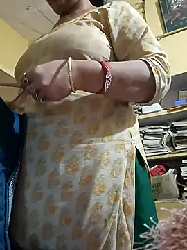 Snapshot of angel_ridhi chatting on November 25, 3:18 am angel ridhi online show from November 25, 3:18 am