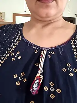 Snapshot of angel_ridhi chatting on May 31, 2:17 am angel ridhi online show from May 31, 2:17 am