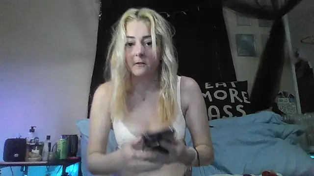 Snapshot of cardicore chatting on March 4, 5:26 am cardicore online show from March 4, 5:26 am