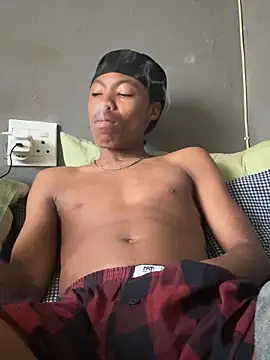 Snapshot of Tookey012 chatting on November 11, 8:31 am Tookey012 online show from November 11, 8:31 am