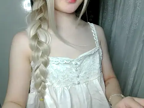 Annabelle-e online show from April 5, 6:03 pm