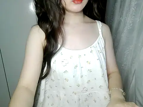 Snapshot of Annabelle-e chatting on June 18, 6:46 pm Annabelle-e online show from June 18, 6:46 pm