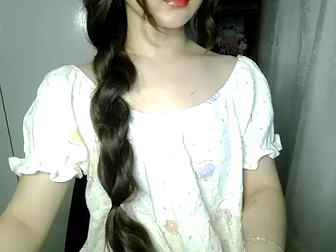 Annabelle-e online show from May 20, 7:11 pm