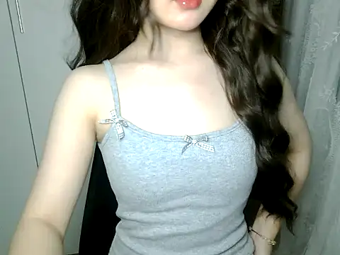 Snapshot of Annabelle-e chatting on June 15, 7:46 pm Annabelle-e online show from June 15, 7:46 pm
