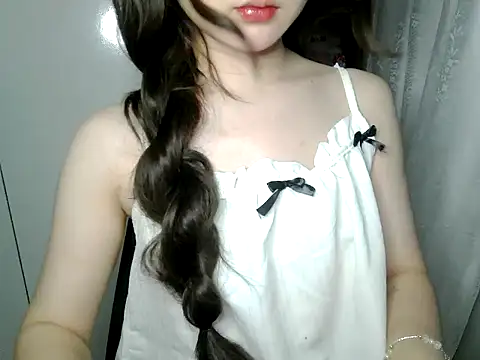 Annabelle-e online show from May 31, 7:03 pm