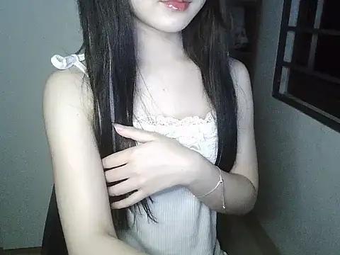 Snapshot of Annabelle-e chatting on October 9, 6:30 pm Annabelle-e online show from October 9, 6:30 pm