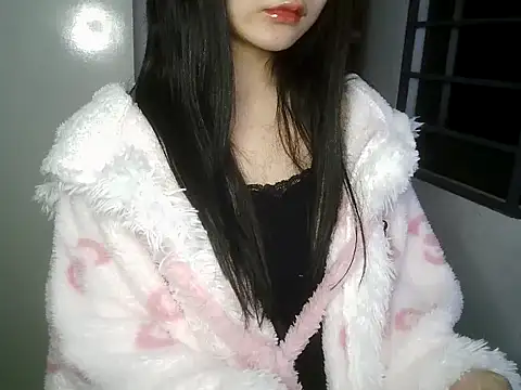 Snapshot of Annabelle-e chatting on November 18, 9:18 pm Annabelle-e online show from November 18, 9:18 pm