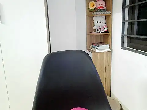 Snapshot of Annabelle-e chatting on October 24, 3:55 pm Annabelle-e online show from October 24, 3:55 pm