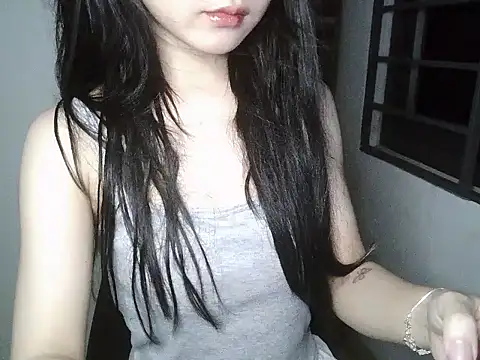 Snapshot of Annabelle-e chatting on October 6, 6:19 pm Annabelle-e online show from October 6, 6:19 pm