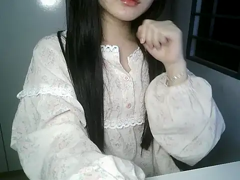 Snapshot of Annabelle-e chatting on December 17, 4:23 pm Annabelle-e online show from December 17, 4:23 pm