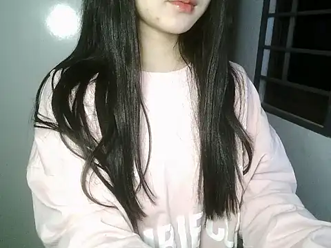 Snapshot of Annabelle-e chatting on November 28, 5:24 pm Annabelle-e online show from November 28, 5:24 pm