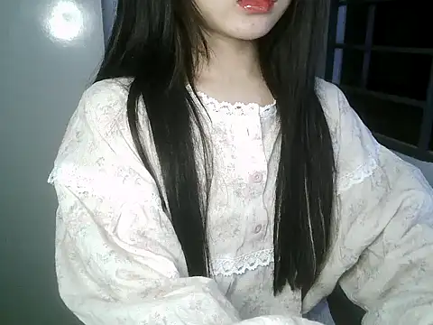 Snapshot of Annabelle-e chatting on December 14, 7:41 pm Annabelle-e online show from December 14, 7:41 pm