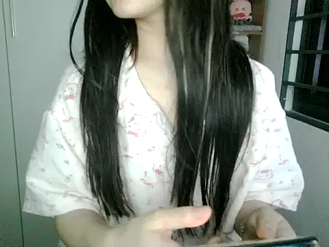 Snapshot of Annabelle-e chatting on October 19, 7:16 pm Annabelle-e online show from October 19, 7:16 pm