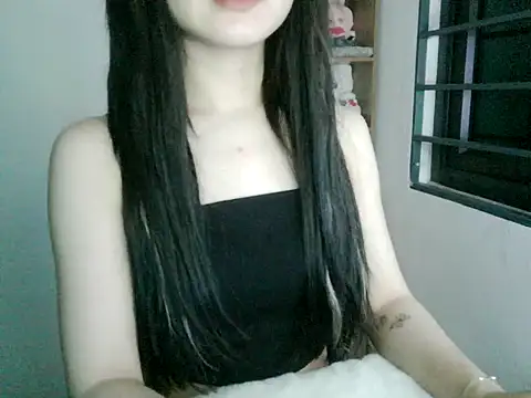 Snapshot of Annabelle-e chatting on October 13, 5:58 pm Annabelle-e online show from October 13, 5:58 pm