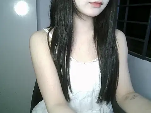 Snapshot of Annabelle-e chatting on November 21, 4:17 pm Annabelle-e online show from November 21, 4:17 pm