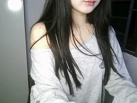 Snapshot of Annabelle-e chatting on October 26, 3:23 pm Annabelle-e online show from October 26, 3:23 pm