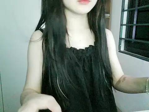 Snapshot of Annabelle-e chatting on October 18, 6:32 pm Annabelle-e online show from October 18, 6:32 pm