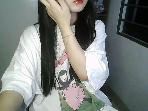 Snapshot of Annabelle-e chatting on October 10, 5:36 pm Annabelle-e online show from October 10, 5:36 pm