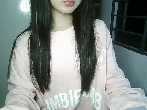 Snapshot of Annabelle-e chatting on December 16, 5:06 pm Annabelle-e online show from December 16, 5:06 pm