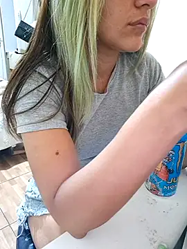 euahotmarii20 online show from November 20, 5:24 pm