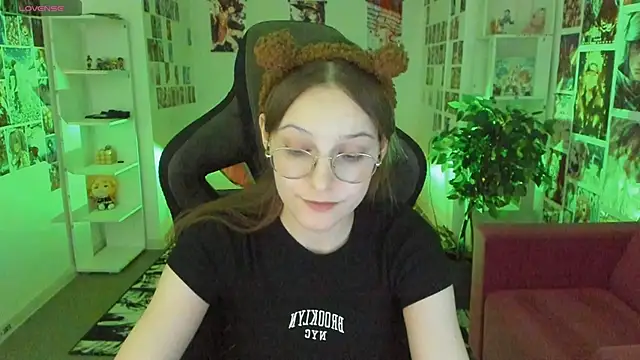 Snapshot of JenniferKiim chatting on February 11, 2:17 pm JenniferKiim online show from February 11, 2:17 pm