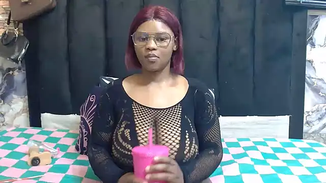 Snapshot of SexyBaddieXXX chatting on June 11, 4:37 pm SexyBaddieXXX online show from June 11, 4:37 pm