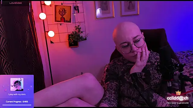 MossPrince online show from November 2, 4:23 pm