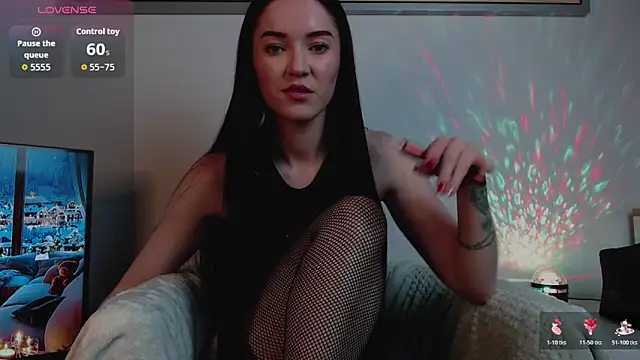 Veliora online show from November 10, 8:03 pm