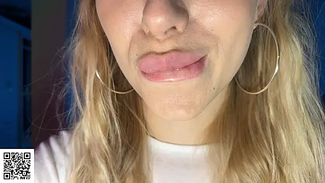 ElysiaXo online show from December 1, 11:16 pm