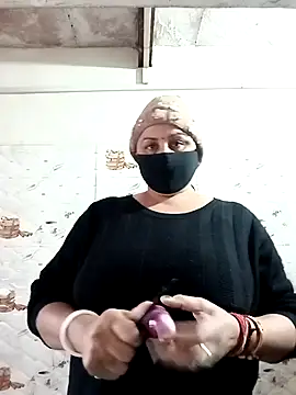 Snapshot of Rakhi_sawant143 chatting on December 18, 2:27 am Rakhi sawant143 online show from December 18, 2:27 am