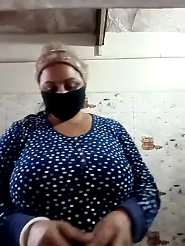 Snapshot of Rakhi_sawant143 chatting on December 19, 2:15 am Rakhi sawant143 online show from December 19, 2:15 am