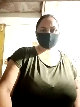 Rakhi sawant143 online show from November 23, 3:00 pm