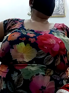 Snapshot of Rakhi_sawant143 chatting on September 23, 5:09 pm Rakhi sawant143 online show from September 23, 5:09 pm