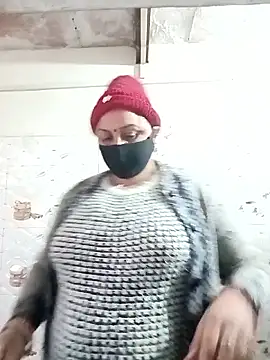 Snapshot of Rakhi_sawant143 chatting on January 10, 2:40 am Rakhi sawant143 online show from January 10, 2:40 am