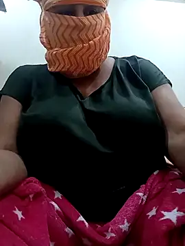 Snapshot of Rakhi_sawant143 chatting on March 3, 3:35 am Rakhi sawant143 online show from March 3, 3:35 am