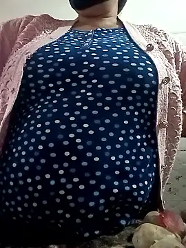 Snapshot of Rakhi_sawant143 chatting on January 16, 2:26 am Rakhi sawant143 online show from January 16, 2:26 am