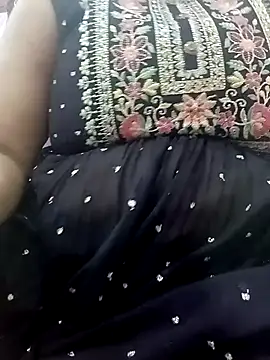 Snapshot of Rakhi_sawant143 chatting on February 21, 3:47 pm Rakhi sawant143 online show from February 21, 3:47 pm