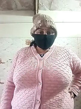 Snapshot of Rakhi_sawant143 chatting on February 3, 2:43 am Rakhi sawant143 online show from February 3, 2:43 am